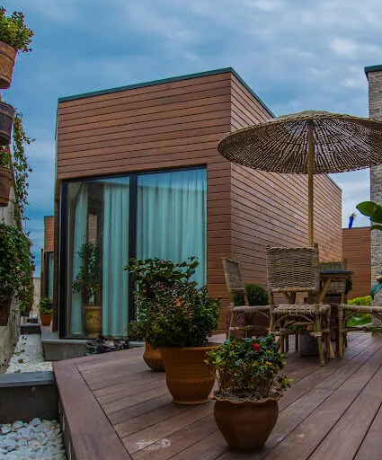Sua casa perfeita para o verão! Veja 5 dicas rápidas para reformar itens de madeira